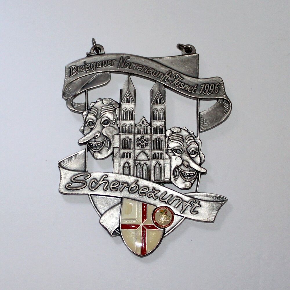 Breisgau Carnival Germany 1996 Commemorative Badge Scherbe Fools Guild Fasnet
